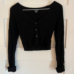 NWOT wild fable black crop sweater, size small